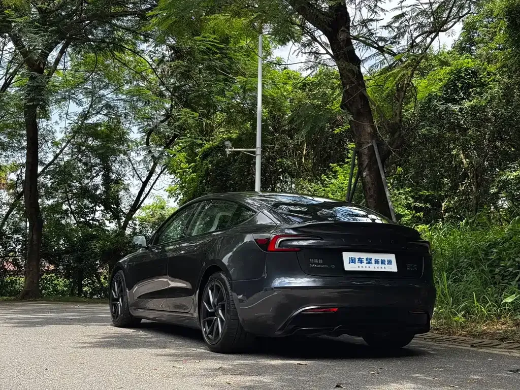 Tesla Model 3 — фото 7