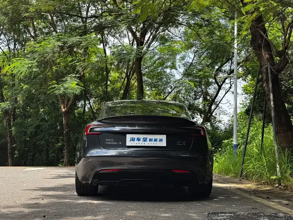 Tesla Model 3 — фото 9