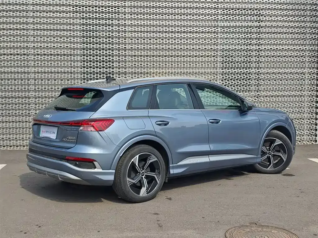 Audi Q4 e-tron — фото 10