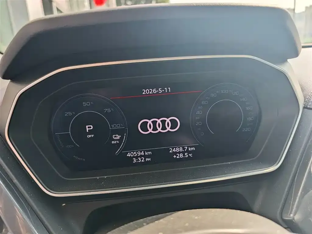 Audi Q4 e-tron — фото 2