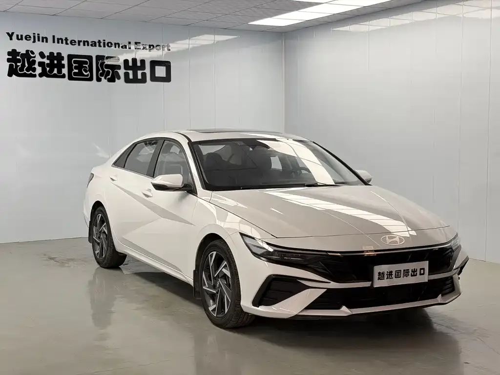 Hyundai Elantra — фото 5