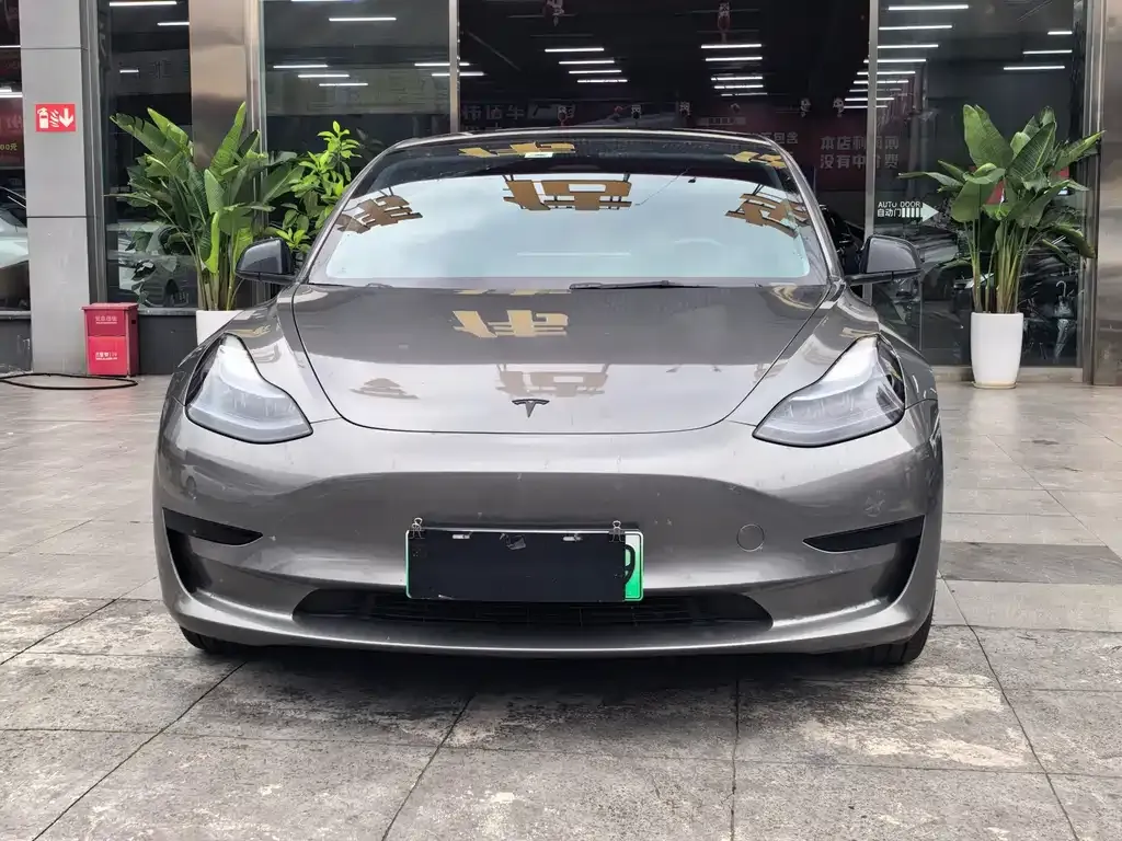 Tesla Model 3 — фото 10