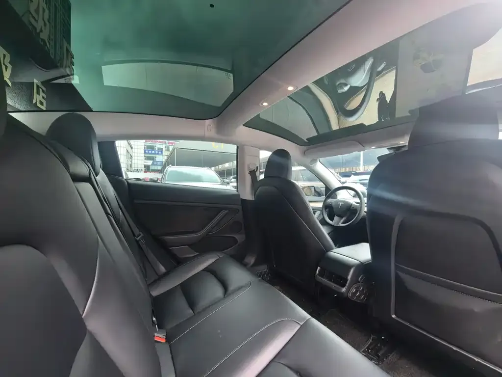Tesla Model 3 — фото 4