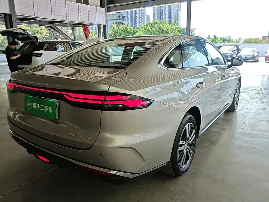 Geely Galaxy Xingyao 6 — фото 10