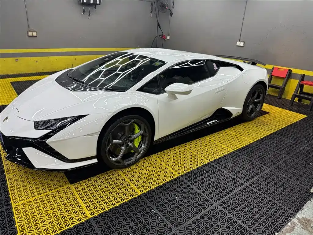 Lamborghini Huracan — фото 1
