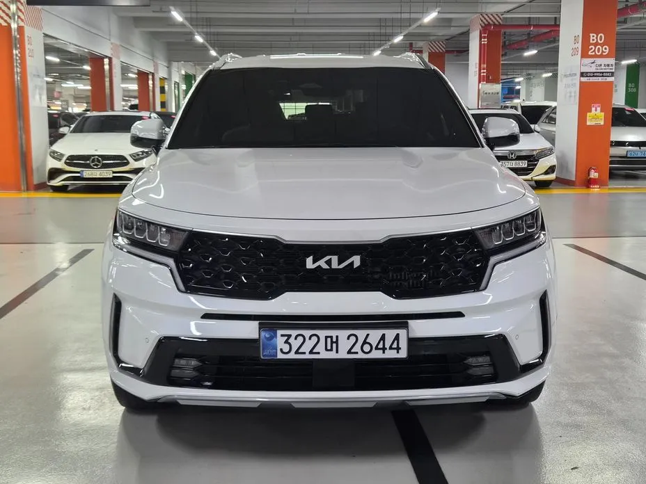 Kia Sorento — фото 8