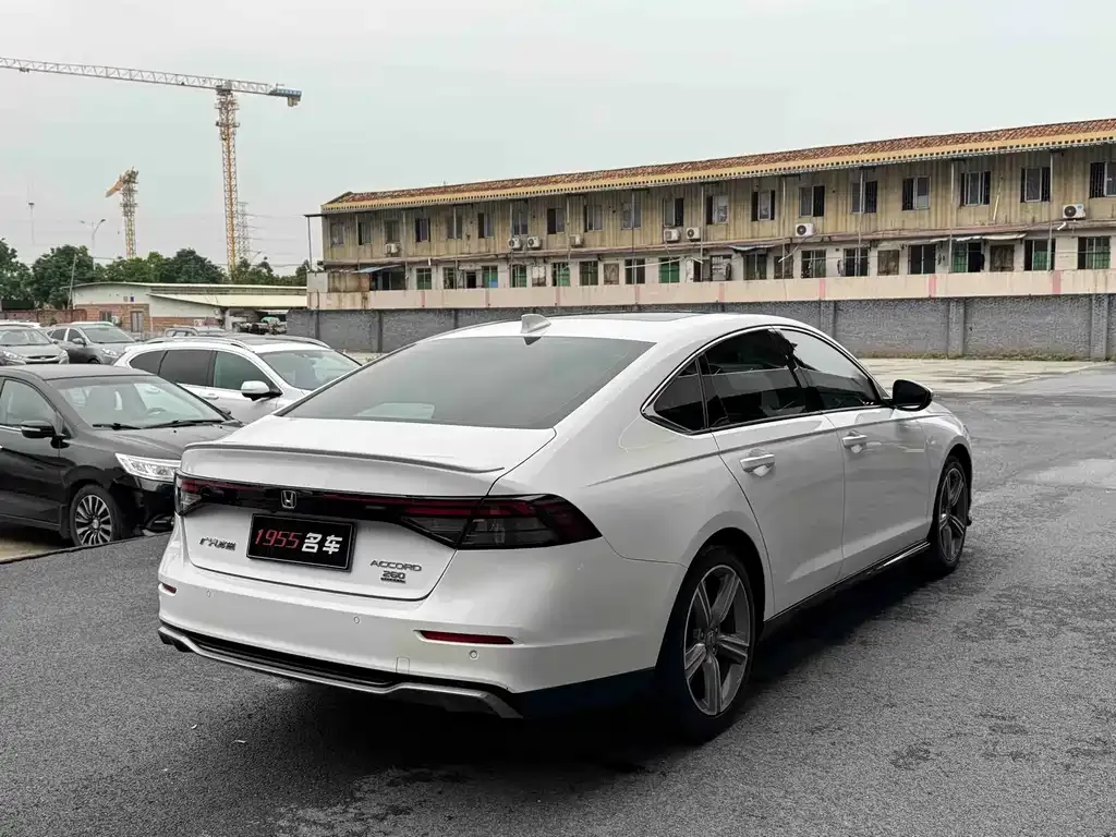 Honda Accord — фото 4