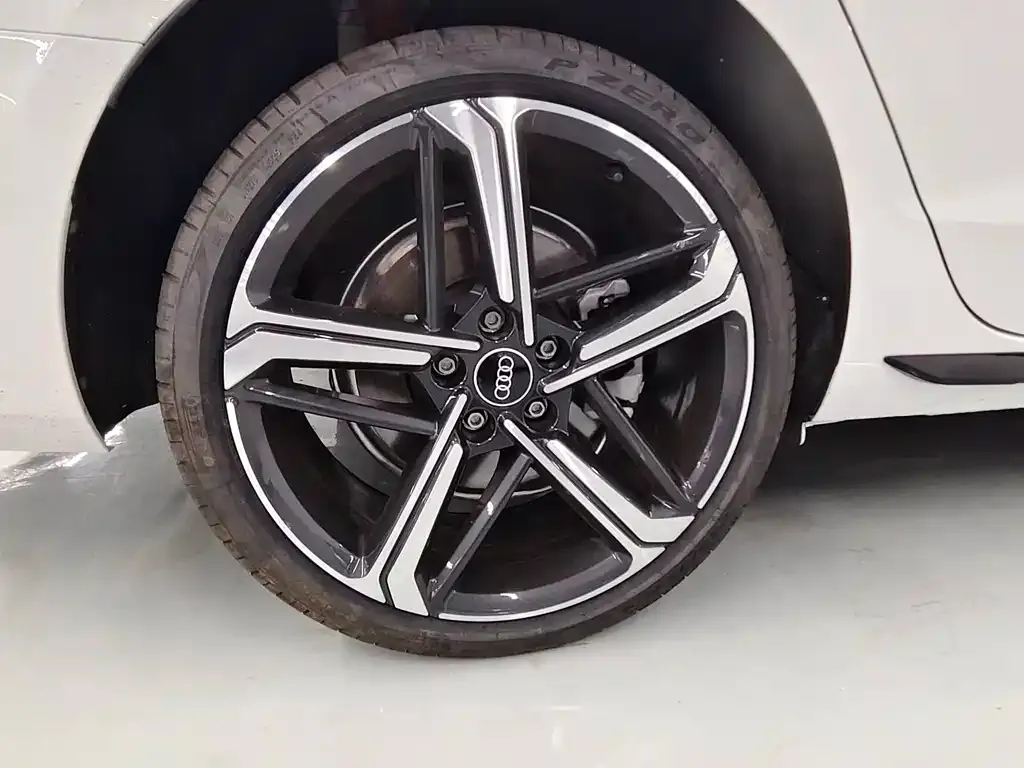 Audi A4L 2026 из CN, фото 6