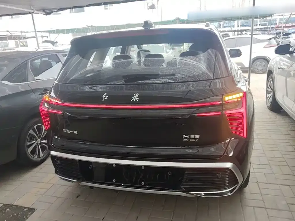 Hongqi HS3 PHEV — фото 8