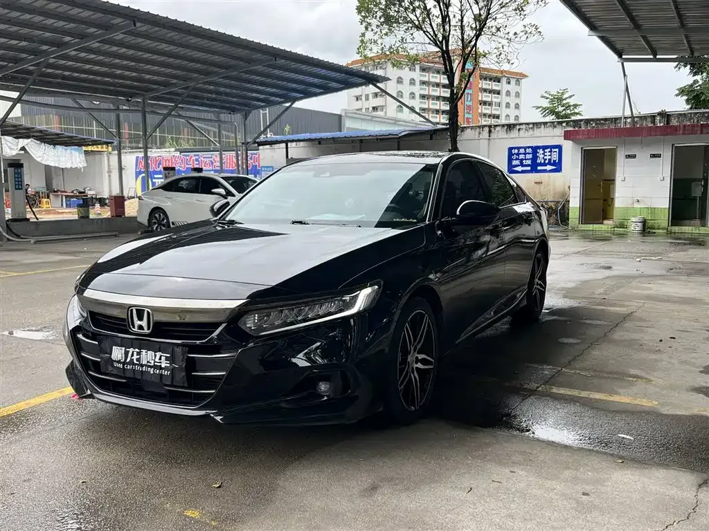 Honda Accord — фото 1