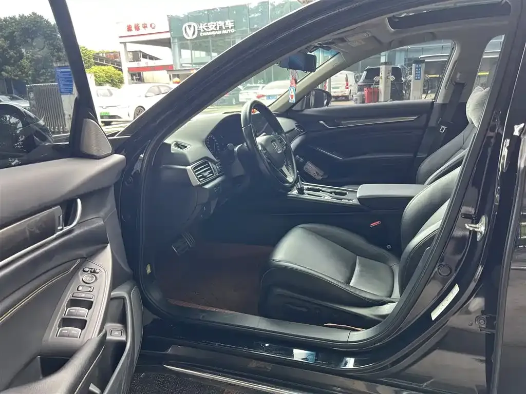 Honda Accord — фото 6