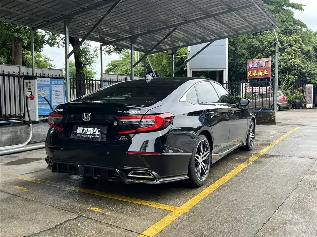 Honda Accord — фото 8
