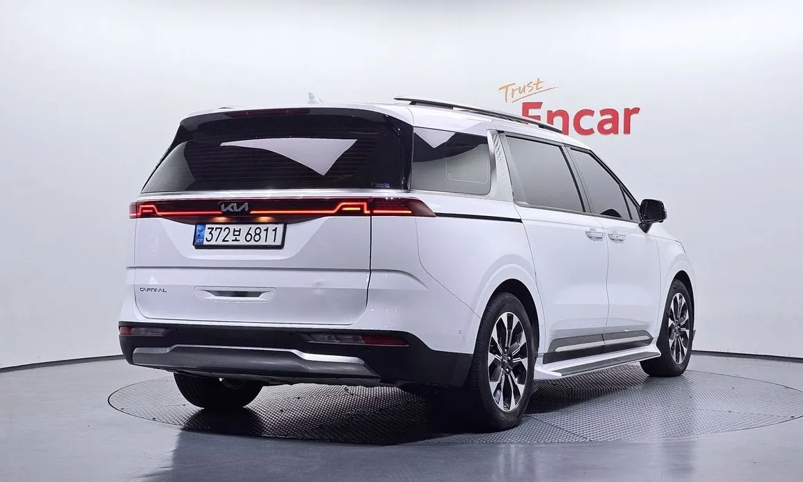 Kia Carnival — фото 4