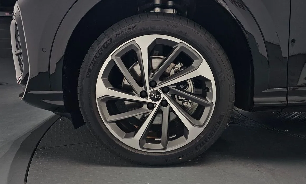 Audi Q5 2025 из KR, фото 3