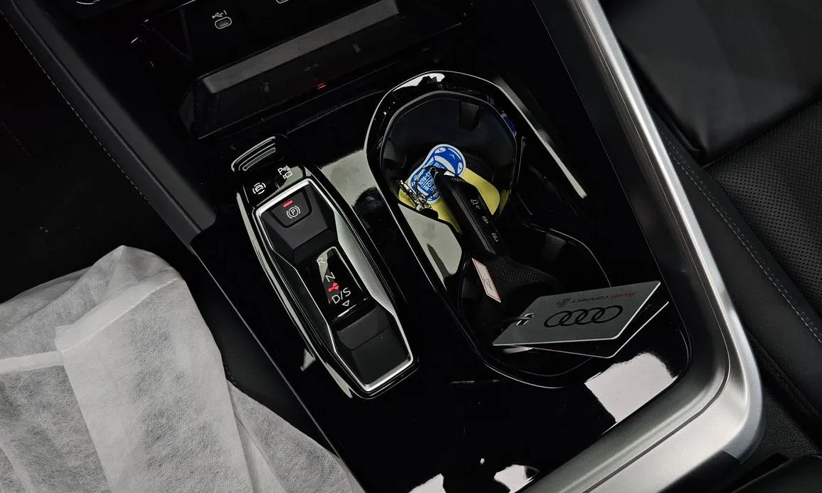 Audi Q5 2025 из KR, фото 4