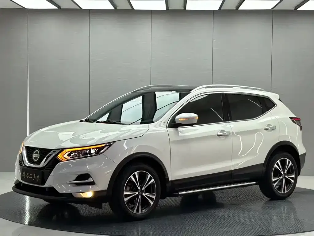 Nissan Qashqai — фото 1