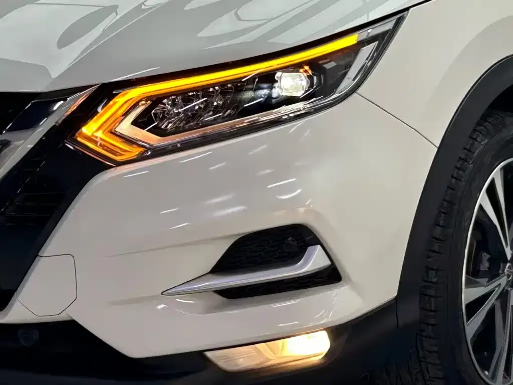 Nissan Qashqai — фото 10
