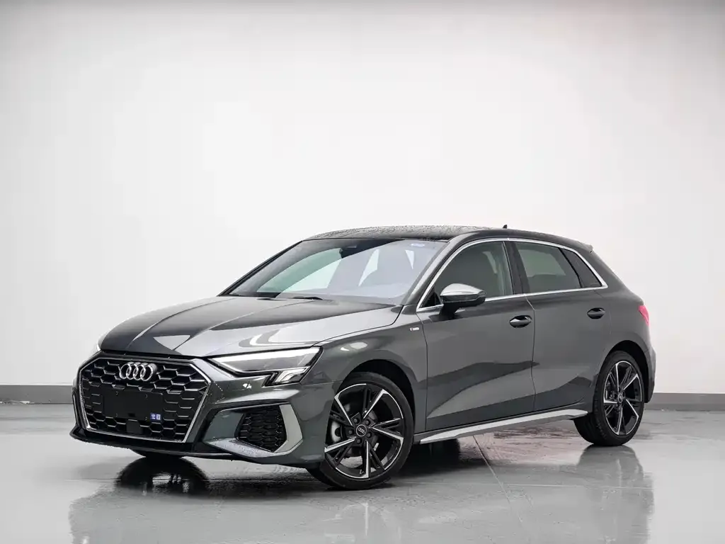 Audi A3 — фото 1