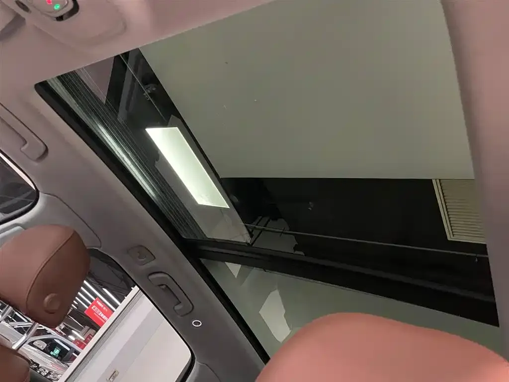 Audi Q7 2024 из CN, фото 10