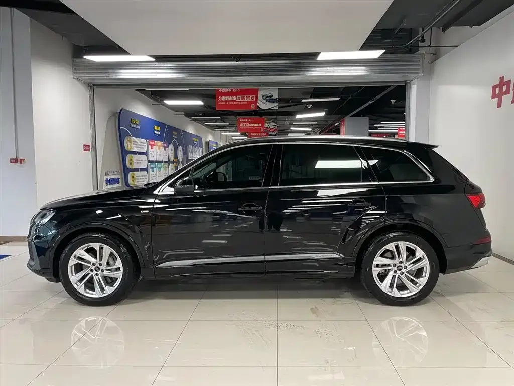 Audi Q7 2024 из CN, фото 6