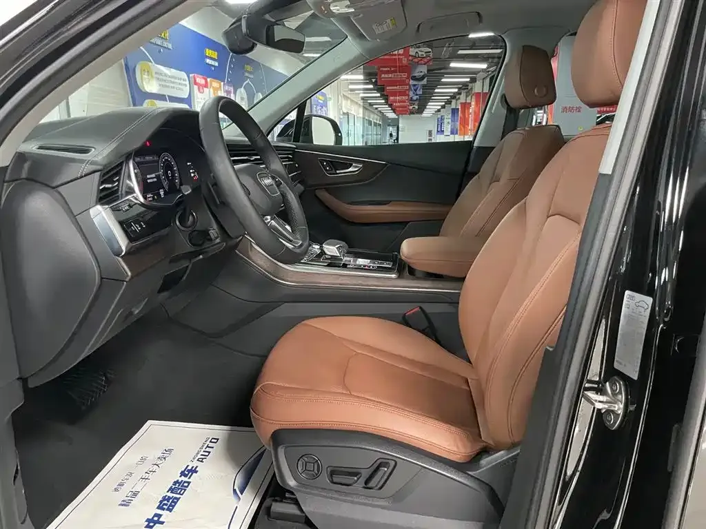 Audi Q7 2024 из CN, фото 9