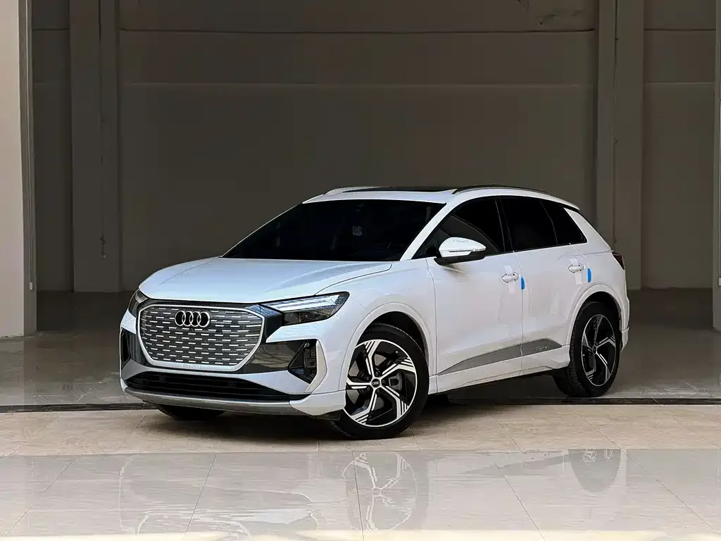 Audi Q4 e-tron — фото 1
