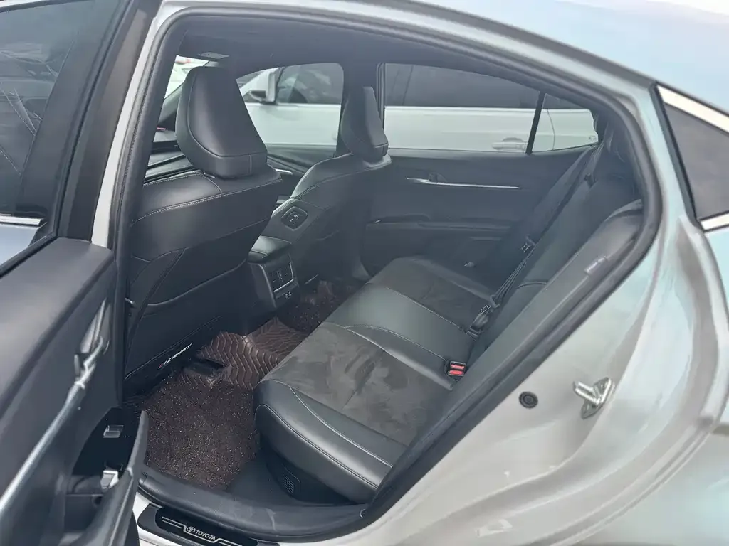 Toyota Camry 2024 из CN, фото 8