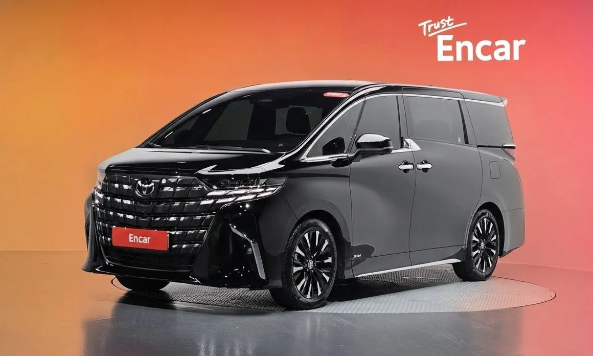 Toyota Alphard — фото 1