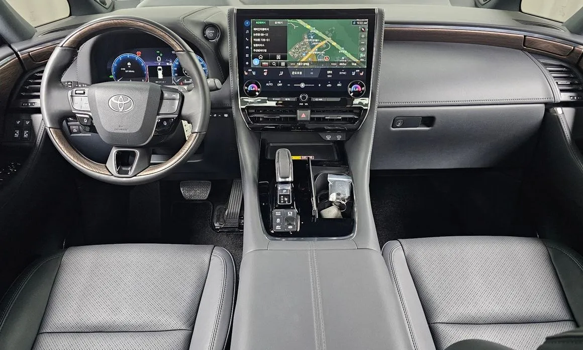 Toyota Alphard — фото 4