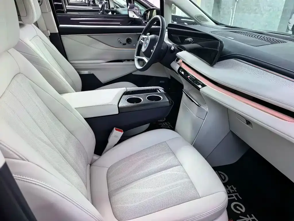 Buick GL8 Hybrid — фото 5