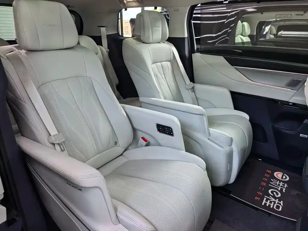 Buick GL8 Hybrid — фото 4
