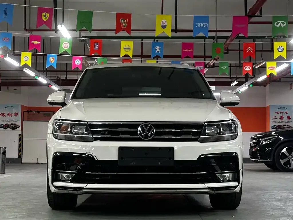 Volkswagen Tiguan L — фото 5