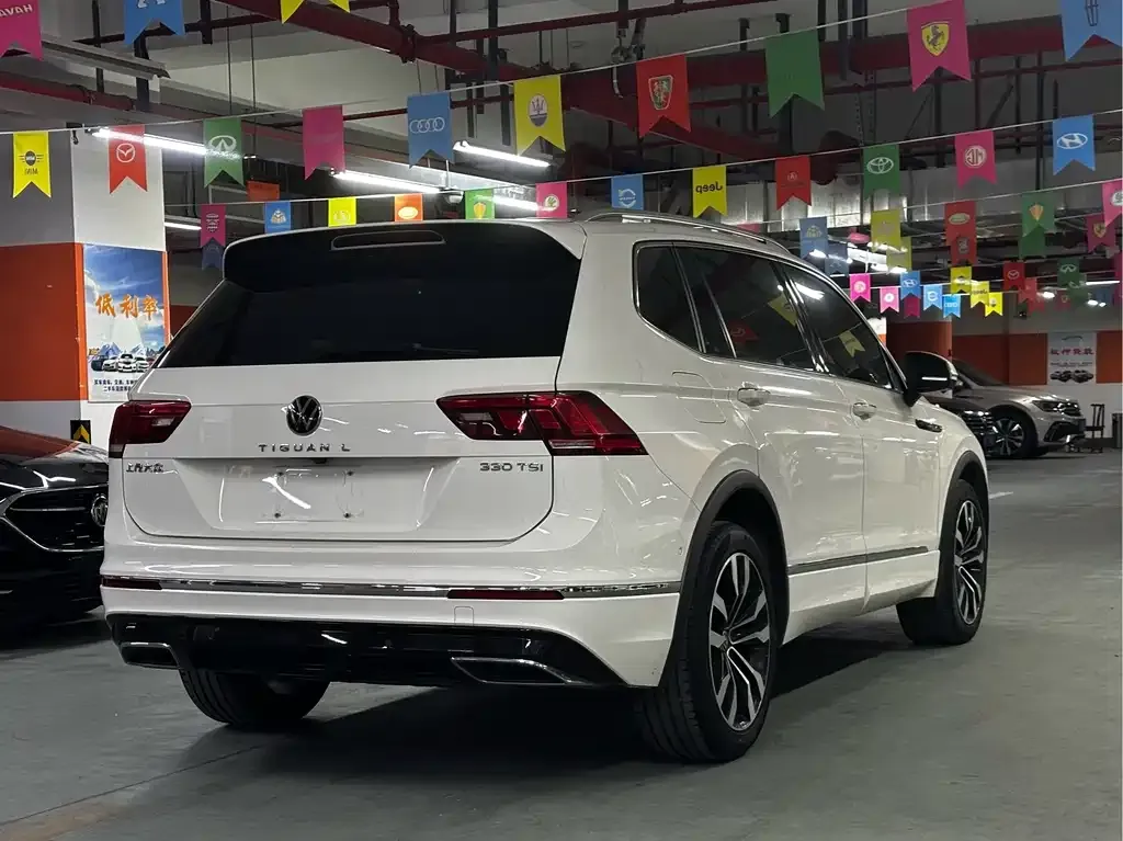 Volkswagen Tiguan L — фото 8
