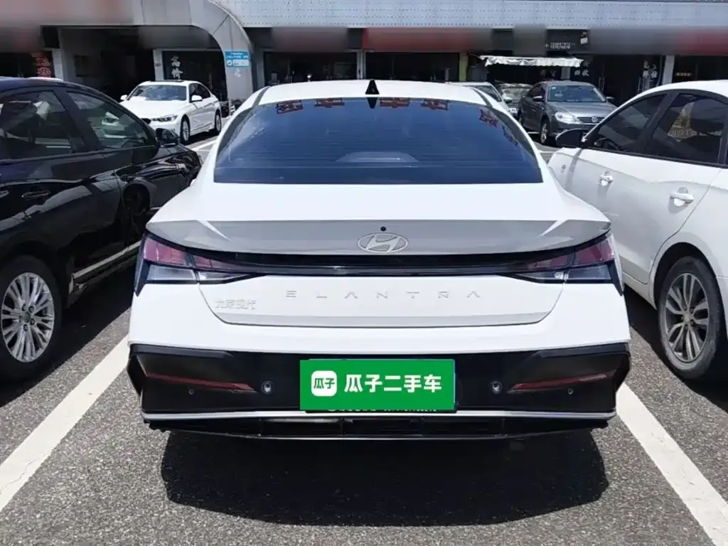 Hyundai Elantra — фото 10