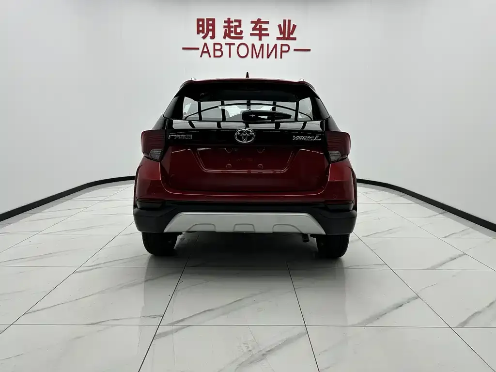 Toyota Yaris L — фото 3