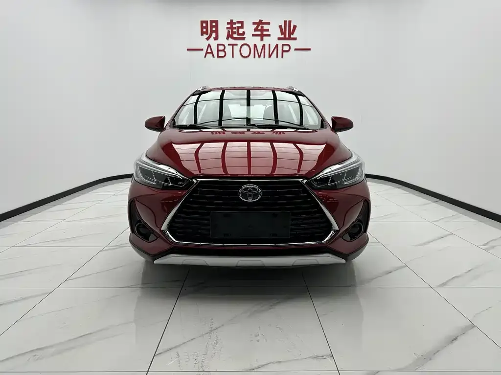 Toyota Yaris L — фото 2