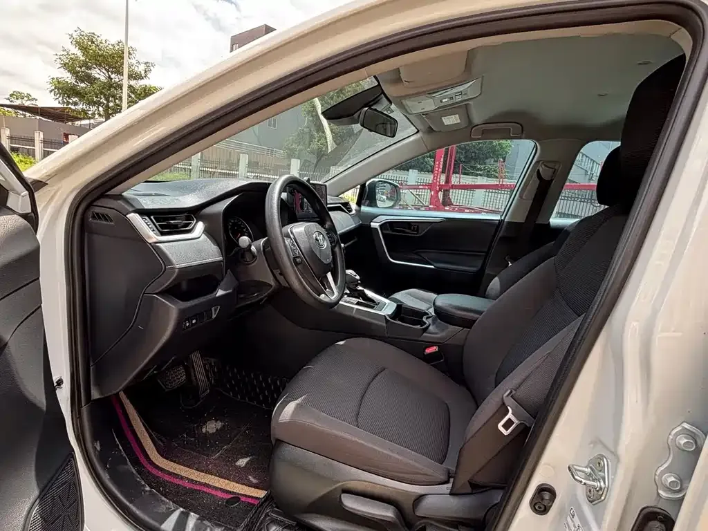 Toyota RAV4 2024 из CN, фото 7