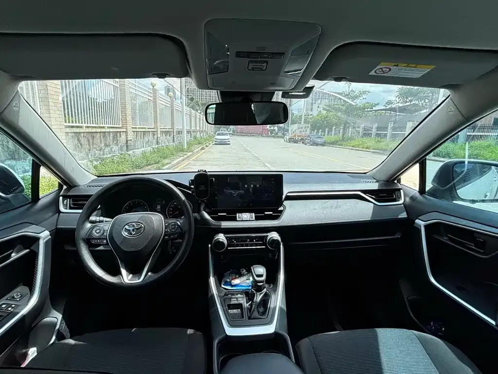 Toyota RAV4 2024 из CN, фото 4