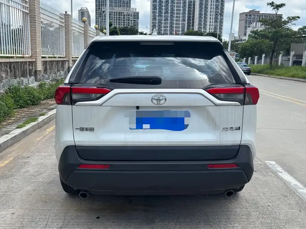 Toyota RAV4 2024 из CN, фото 3