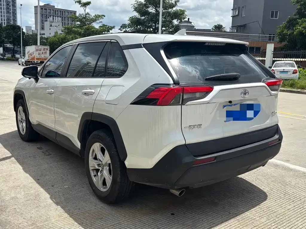 Toyota RAV4 2024 из CN, фото 9