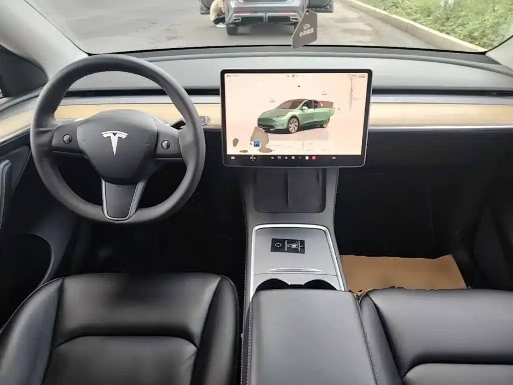 Tesla Model Y — фото 8