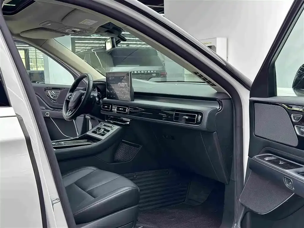 Lincoln Aviator — фото 10