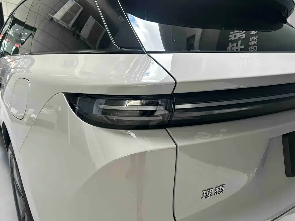 Li Auto i6 — фото 10
