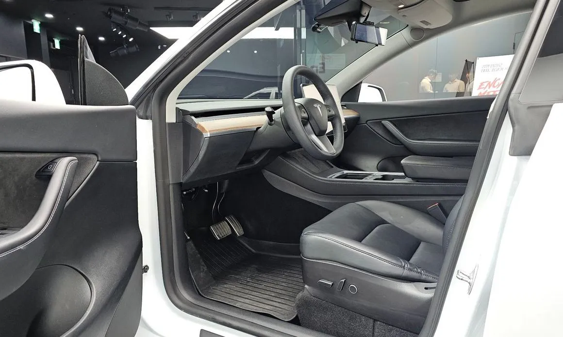 Tesla Model Y — фото 9