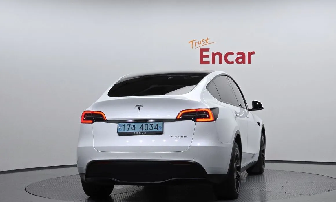 Tesla Model Y — фото 6