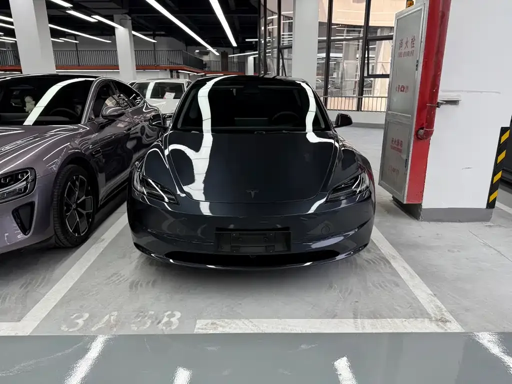 Tesla Model 3 — фото 4