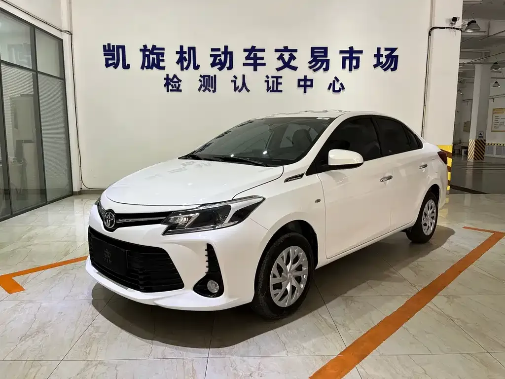 Toyota Vios — фото 1