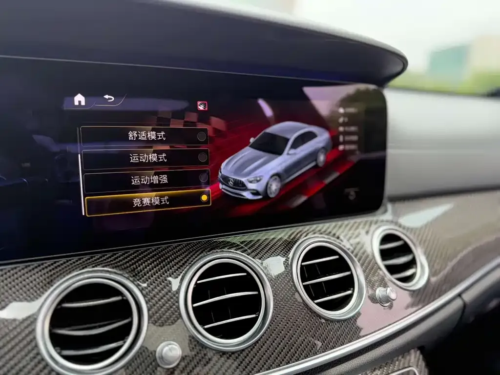 Mercedes-Benz E-Class AMG — фото 4