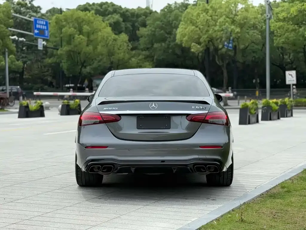 Mercedes-Benz E-Class AMG — фото 10