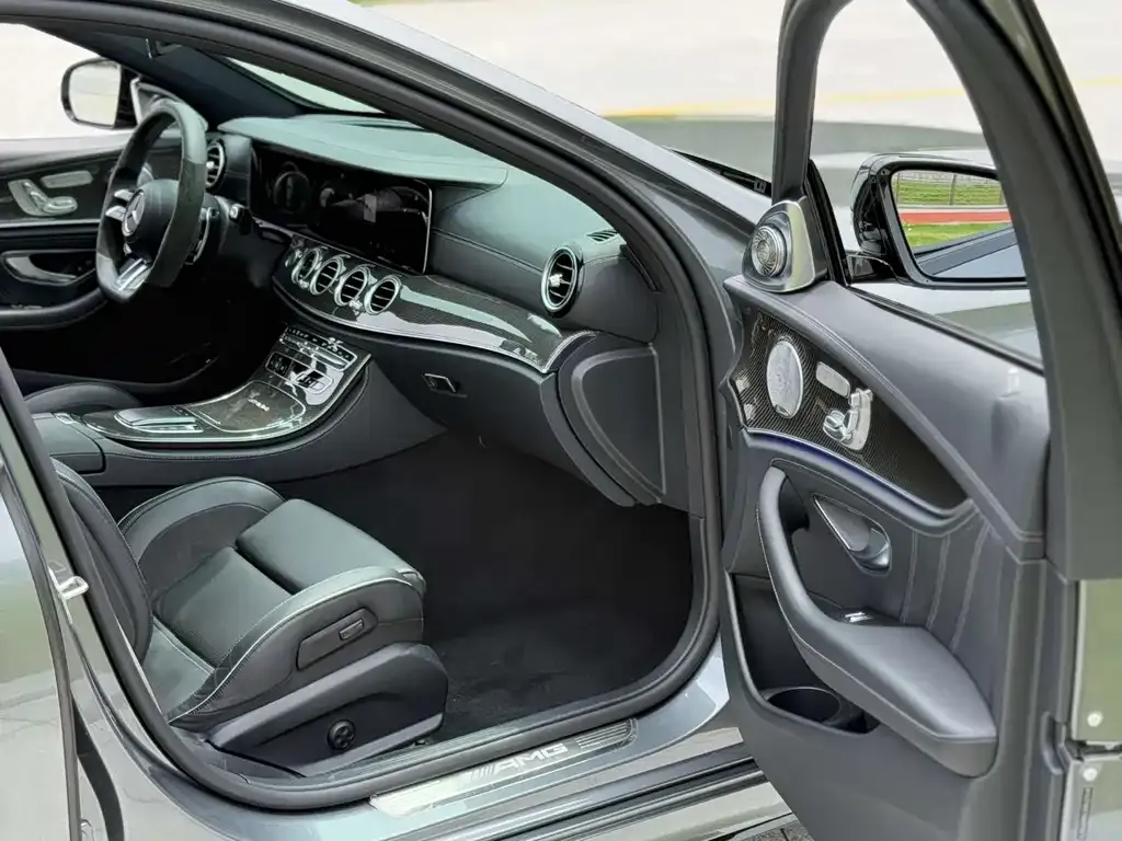 Mercedes-Benz E-Class AMG — фото 3